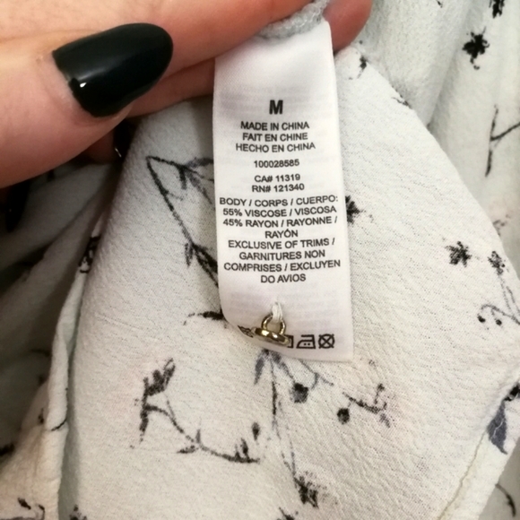 Dynamite floral top - Picture 3 of 3